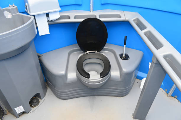 Portable Toilet Options We Offer in Lake Summerset, IL